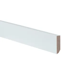 Hardhouten plint 9x45 mm L= 4900 mm gegrond